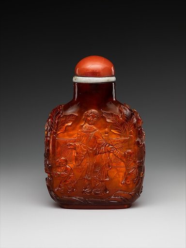 Snuff bottle with women and children in a garden