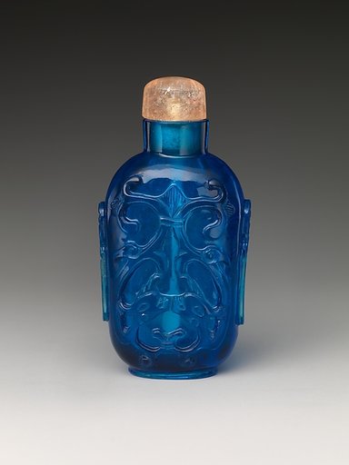 Snuff Bottle with Antiquarian Design