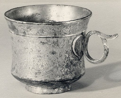 Cup with ring handle