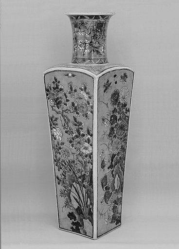 Vase with flowers of the four seasons
