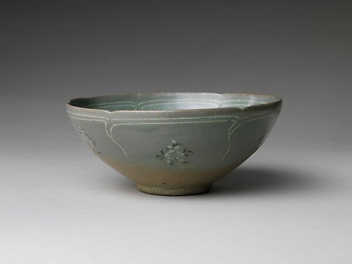 Bowl with Foliate Rim