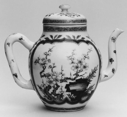Covered Ewer