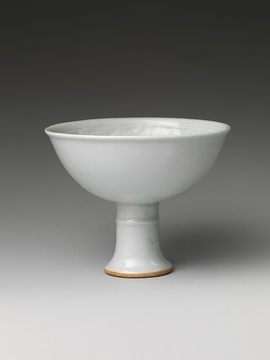 Stem Cup with Chrysanthemum Scroll