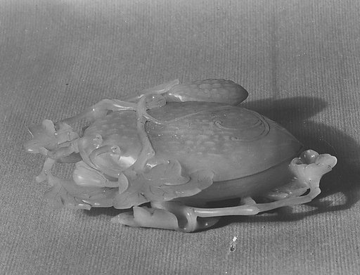 Covered box in the Shape of a Melon