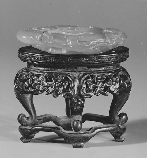 Water jar in the shape of a flower