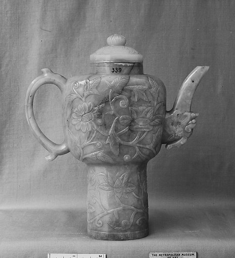 Wine pot with cover