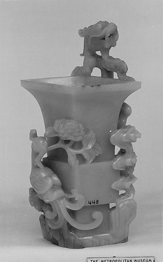 Beaker-Shaped Vase with Dragon and Phoenix (Hua Gu)