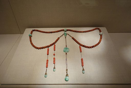 Official necklace (chaozhu)