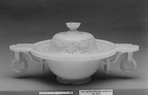 Covered bowl