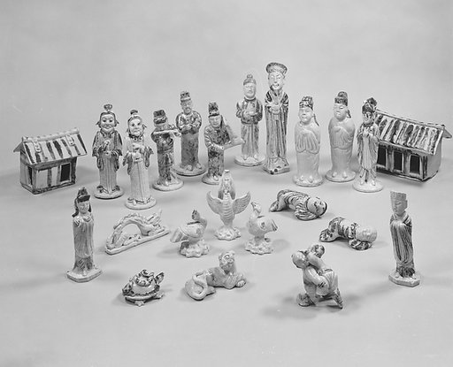 Model of Standing Offical