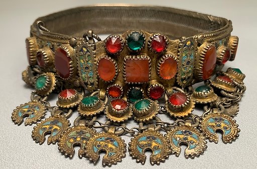 Necklet