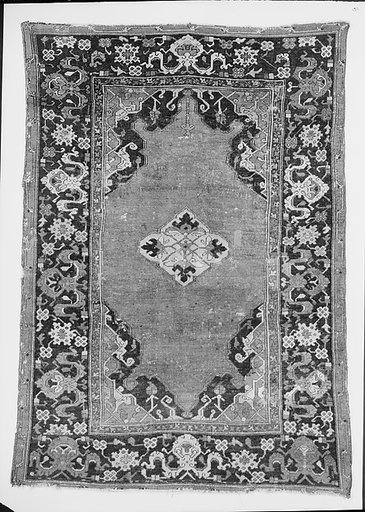 Ushtak Type Carpet