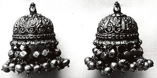Pendant (Jkumka), One of a Pair