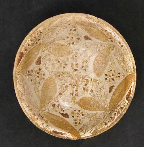 Three-colored Luster Bowl with Foliated Rosettes