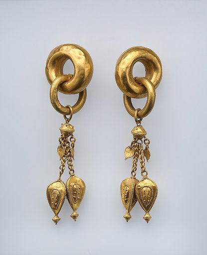 Earring (one of a pair)