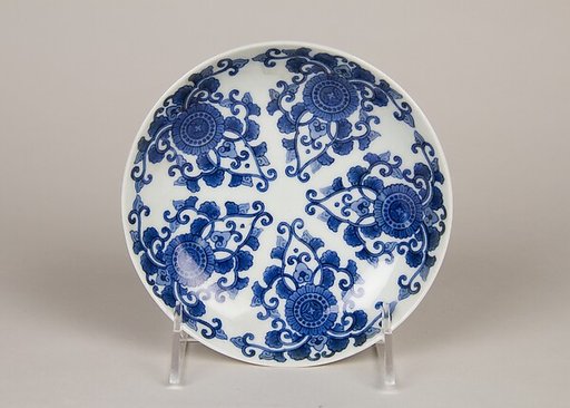 Dish with Stylized Chrysanthemum Scrolls