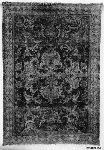 Polonaise Carpet with Trefoil Border