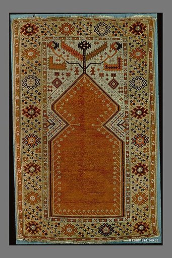 Carpet with Niche Design