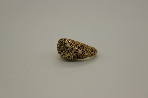 Gold Ring in Filigree Technique