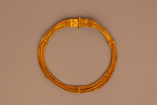 Necklet (Musi)