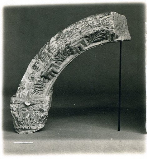 Fragment of Archivolt with a Corinthian Capital