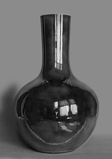 Gobular vase