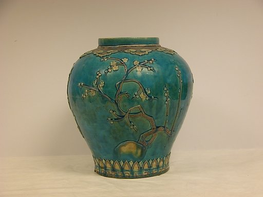 Jar decorated with plum blossoms