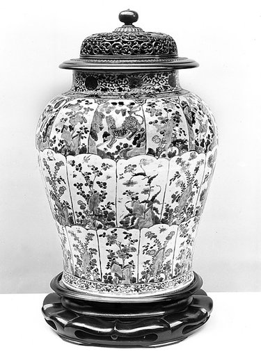 Jar with animals and flowers