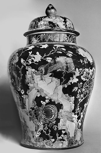 Covered jar with birds and flowers