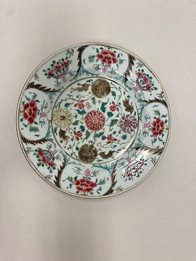 Plate with flowers