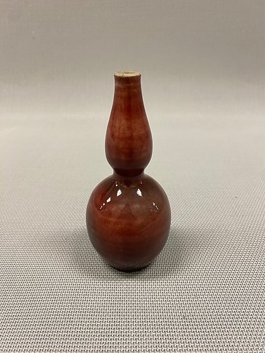 Gourd-shaped vase