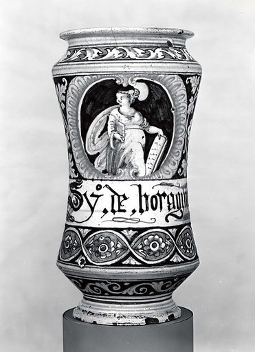 Apothecary jar (albarello)