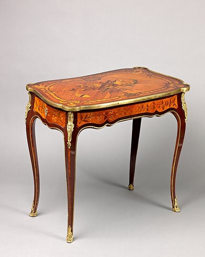 Writing table