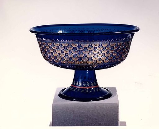 Footed bowl