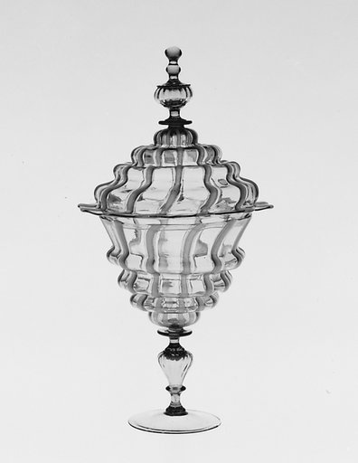 Covered sweetmeat dish