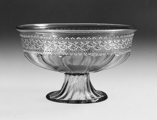 Footed bowl