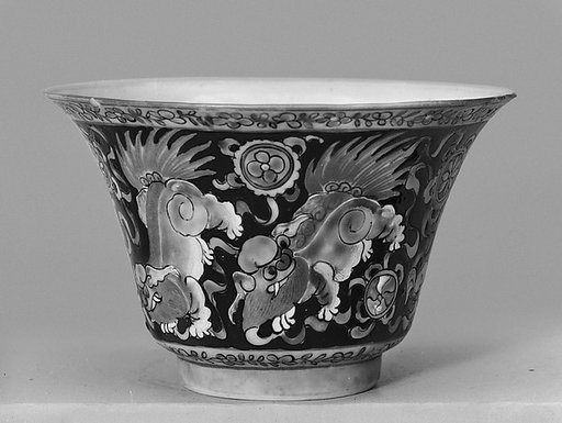 Cup with lions