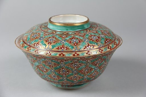Covered bowl with floral pattern
