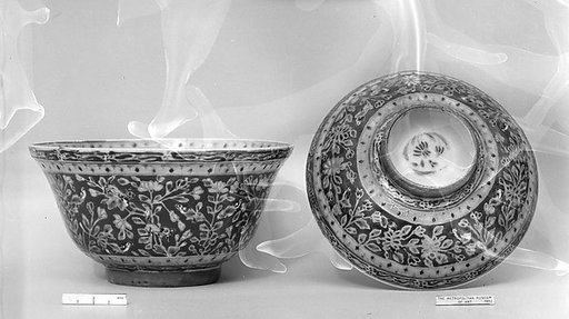 Covered bowl with floral pattern