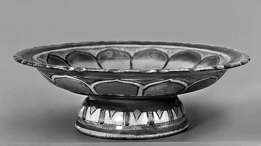 Footed dish with lotus pattern