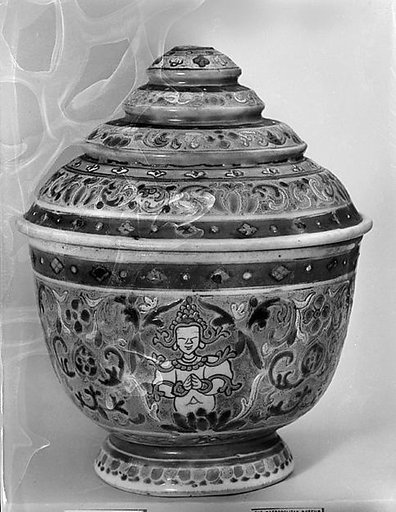 Covered bowl with Thai celestial beings