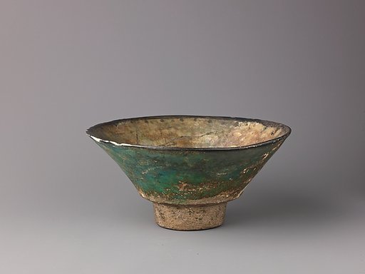 Biconical bowl