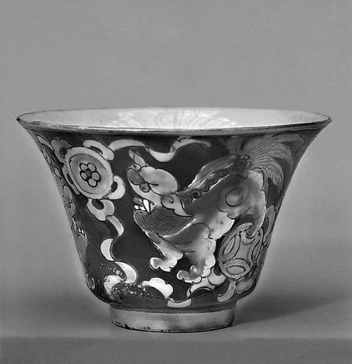 Cup with lions