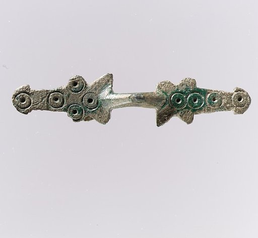 Equal-Arm Brooch