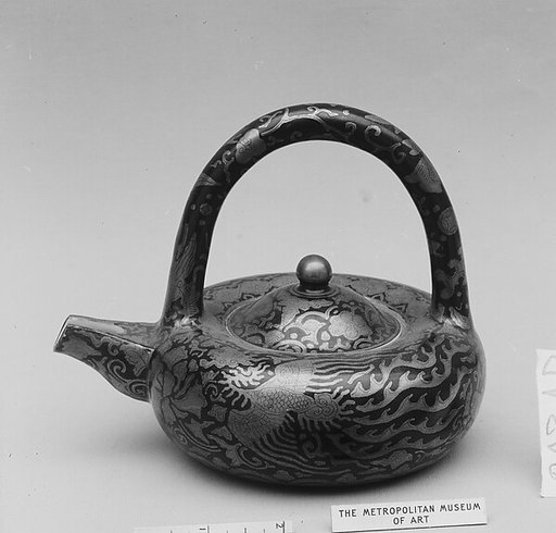 Sake Ewer (Chōshi) with Phoenixes and Auspicious Patterns