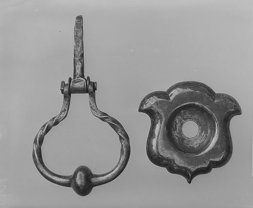 Knocker