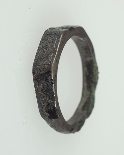 Finger Ring