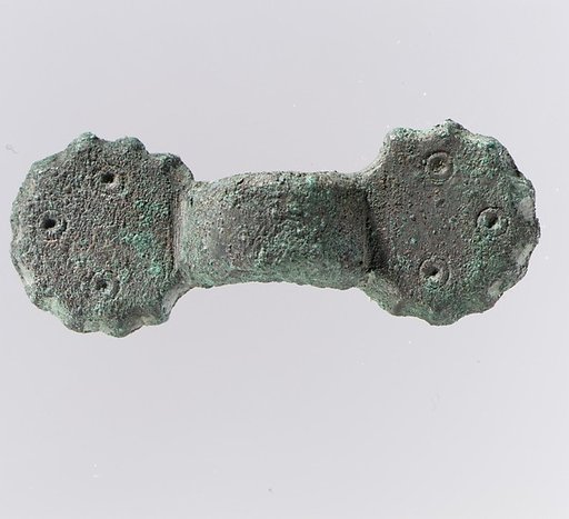 Equal-Arm Brooch