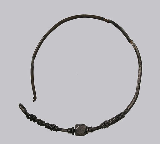 Earring