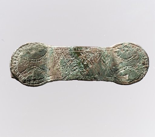 Equal-Arm Brooch